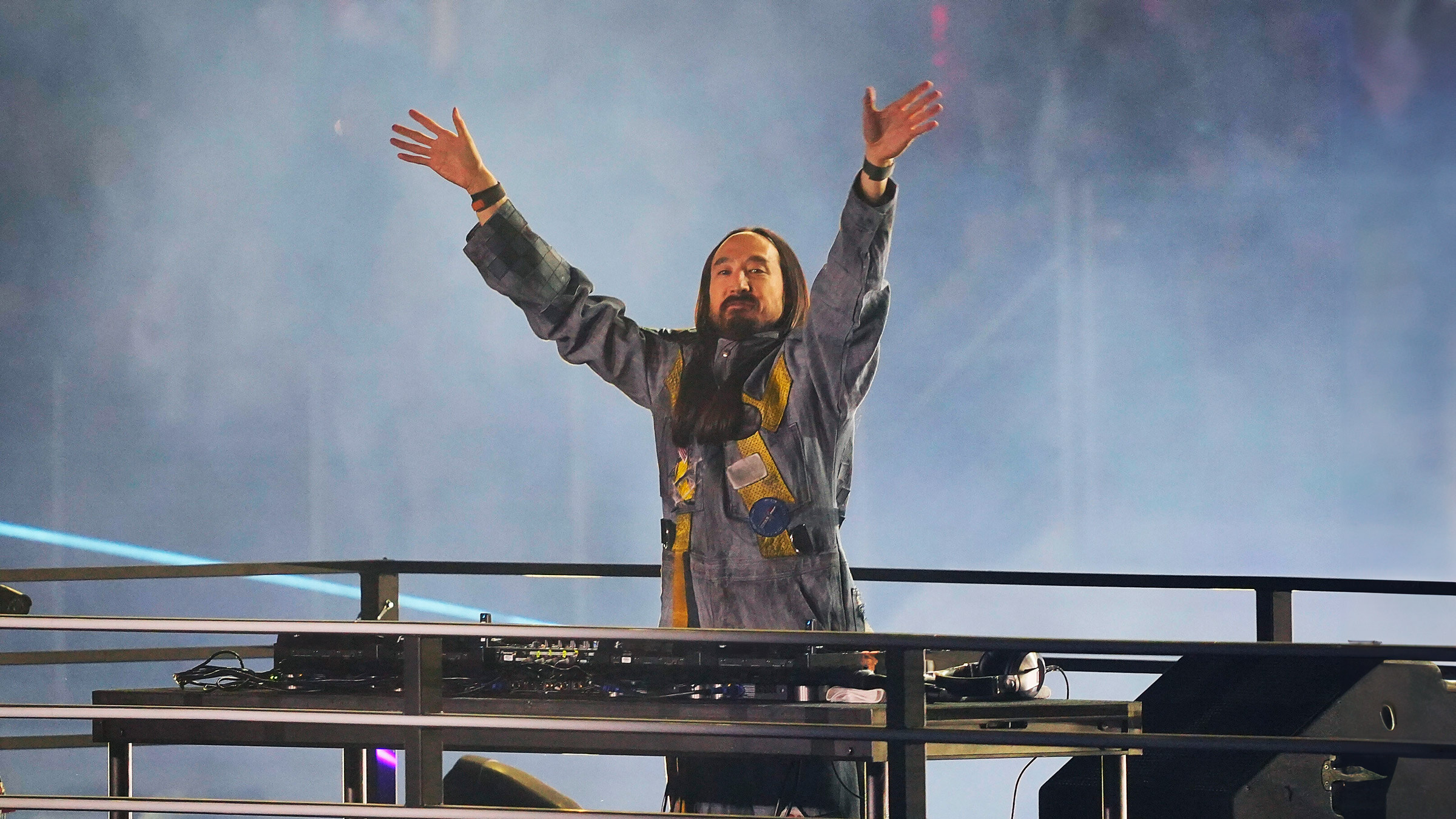 Steve Aoki live